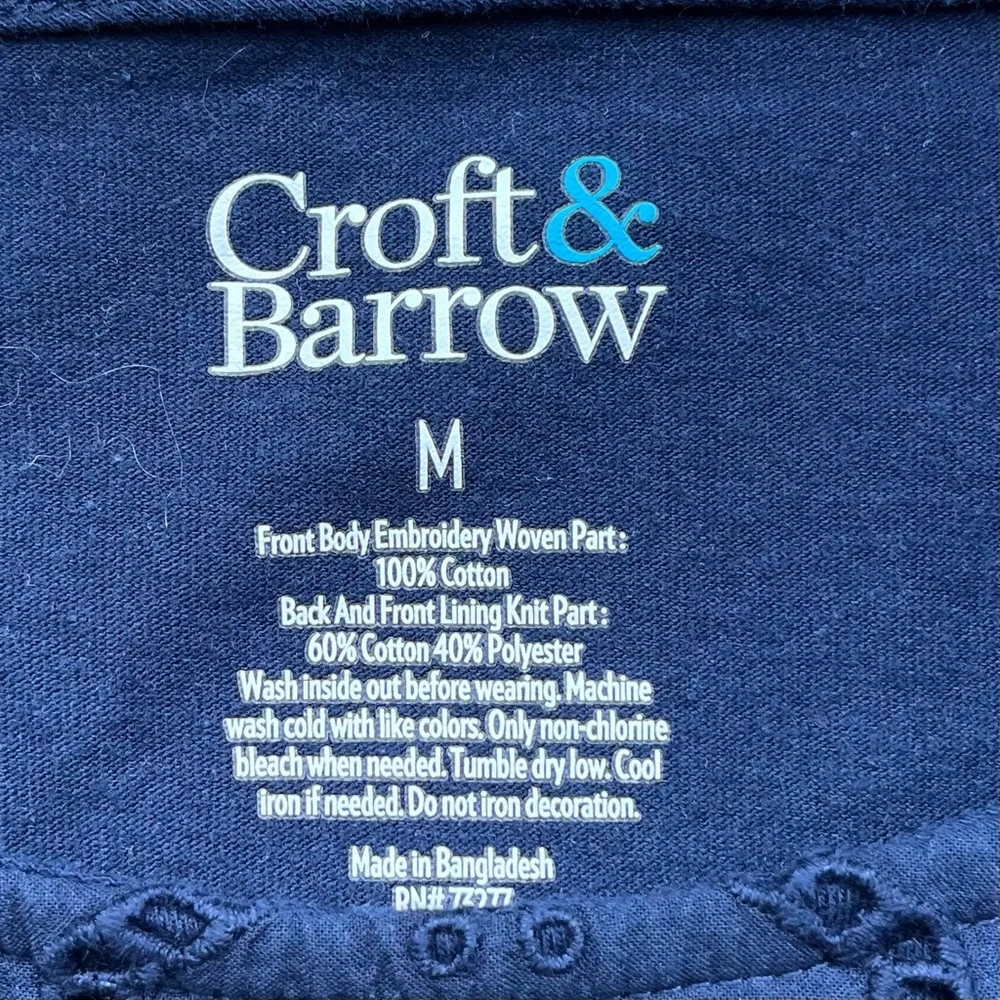 Croft & Barrow Women’s Navy Blue Eyelet Short Sleeve Top - Size M - VGUC